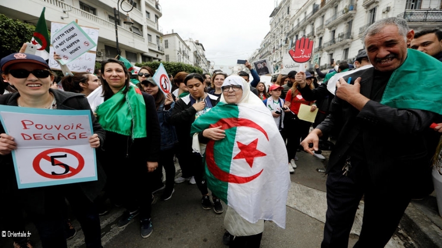 Manifestants à Alger, Algérie Manifestants à Alger, Algérie