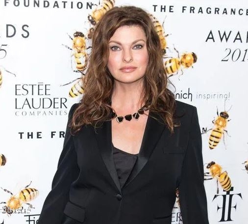 Linda Evangelista, avant d'être défigurée Linda Evangelista, avant d'être défigurée