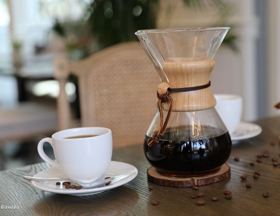 Le café est essentiel dans les pays arabes et représente l'hospitalité Le café est essentiel dans les pays arabes et représente l'hospitalité