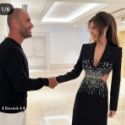 Le blogueur isra�lien prend la pose avec Nancy Ajram